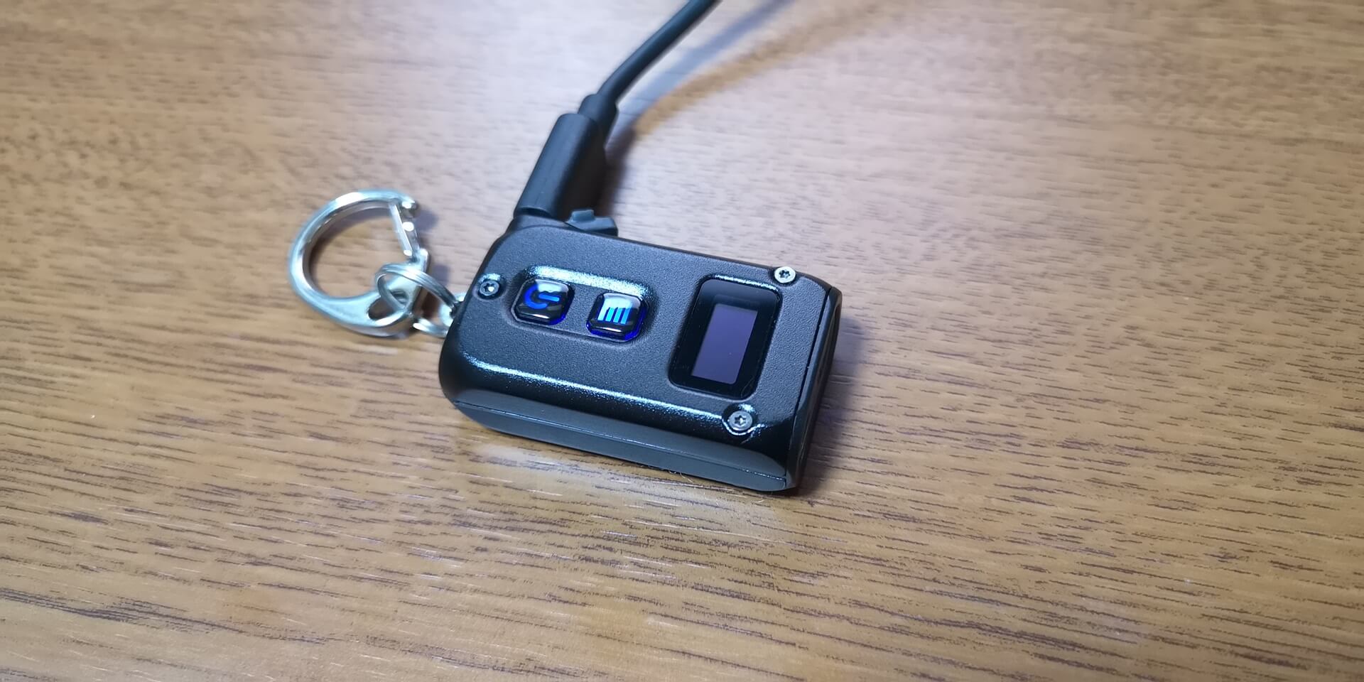 USB-Cで充電できるNITECORE TINI2